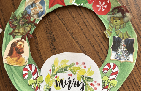 Photo of wreath with decorations